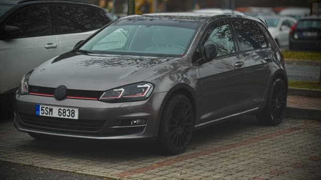 Volkswagen GOLF - 12