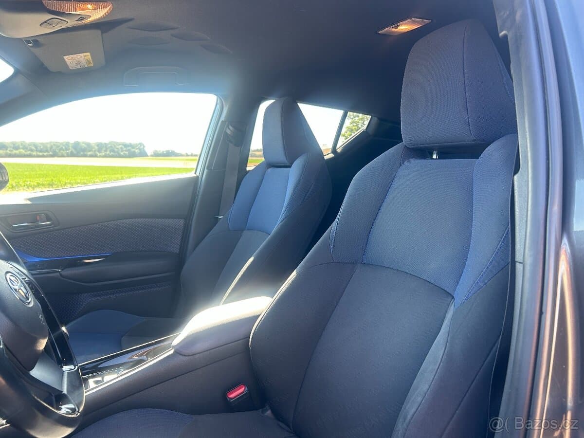 2017 Toyota C-HR - 12