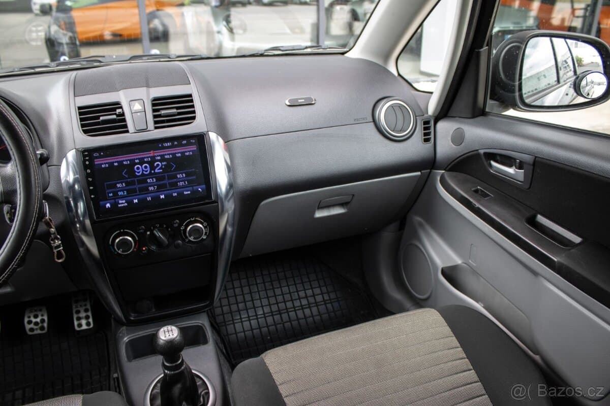 2011 Suzuki SX4 - 12