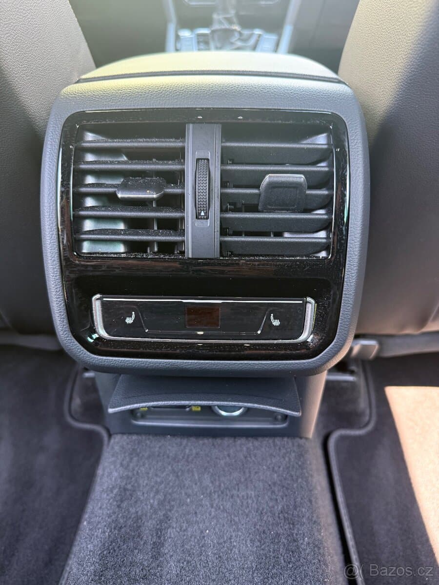 2023 Volkswagen PASSAT - 12