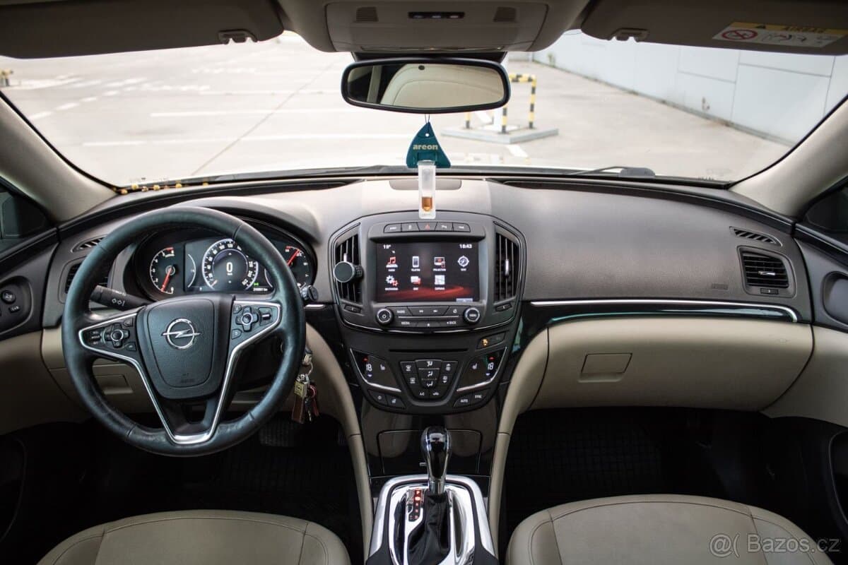 2016 Opel INSIGNIA - 12