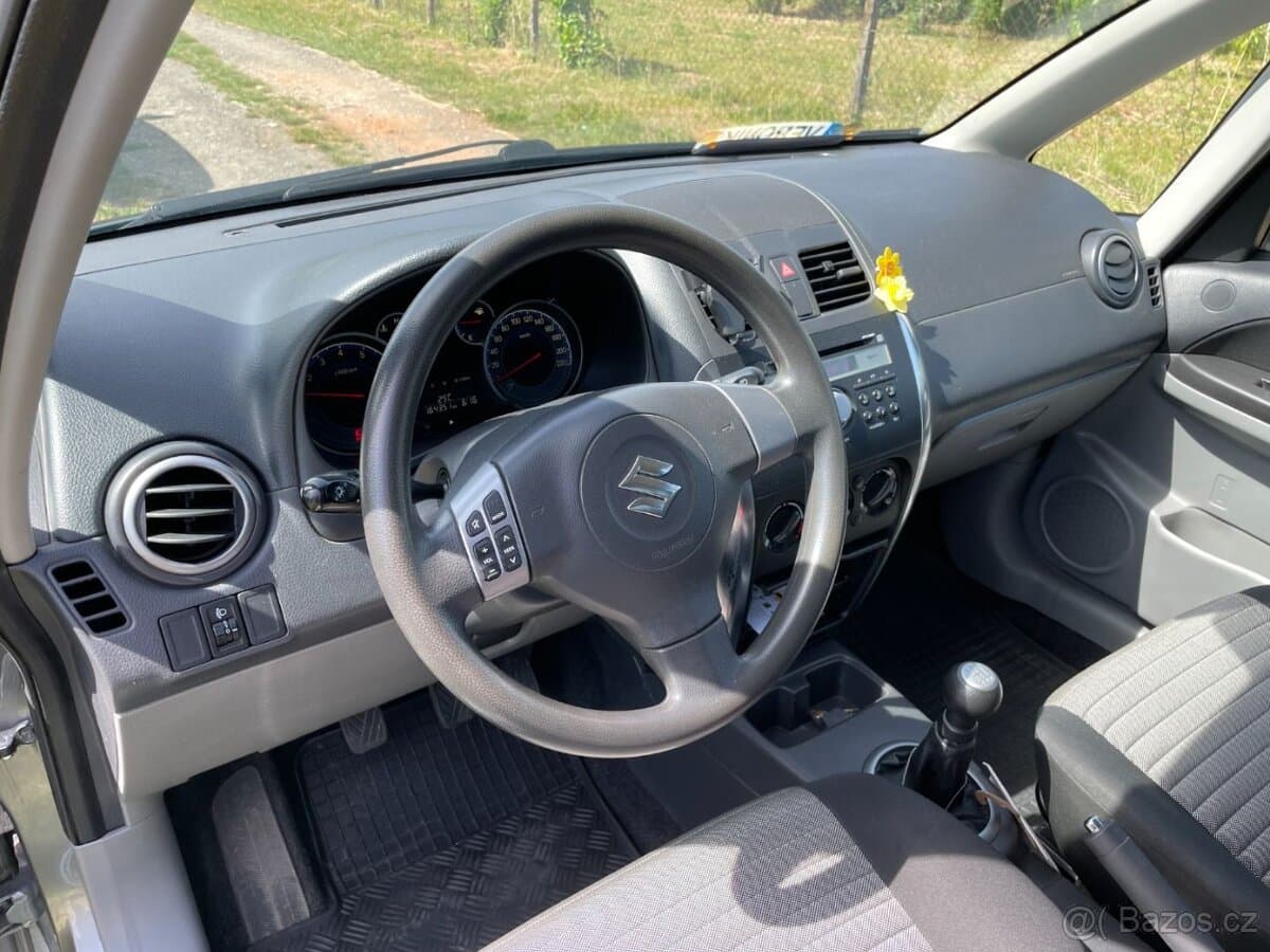2013 Suzuki SX4 - 12