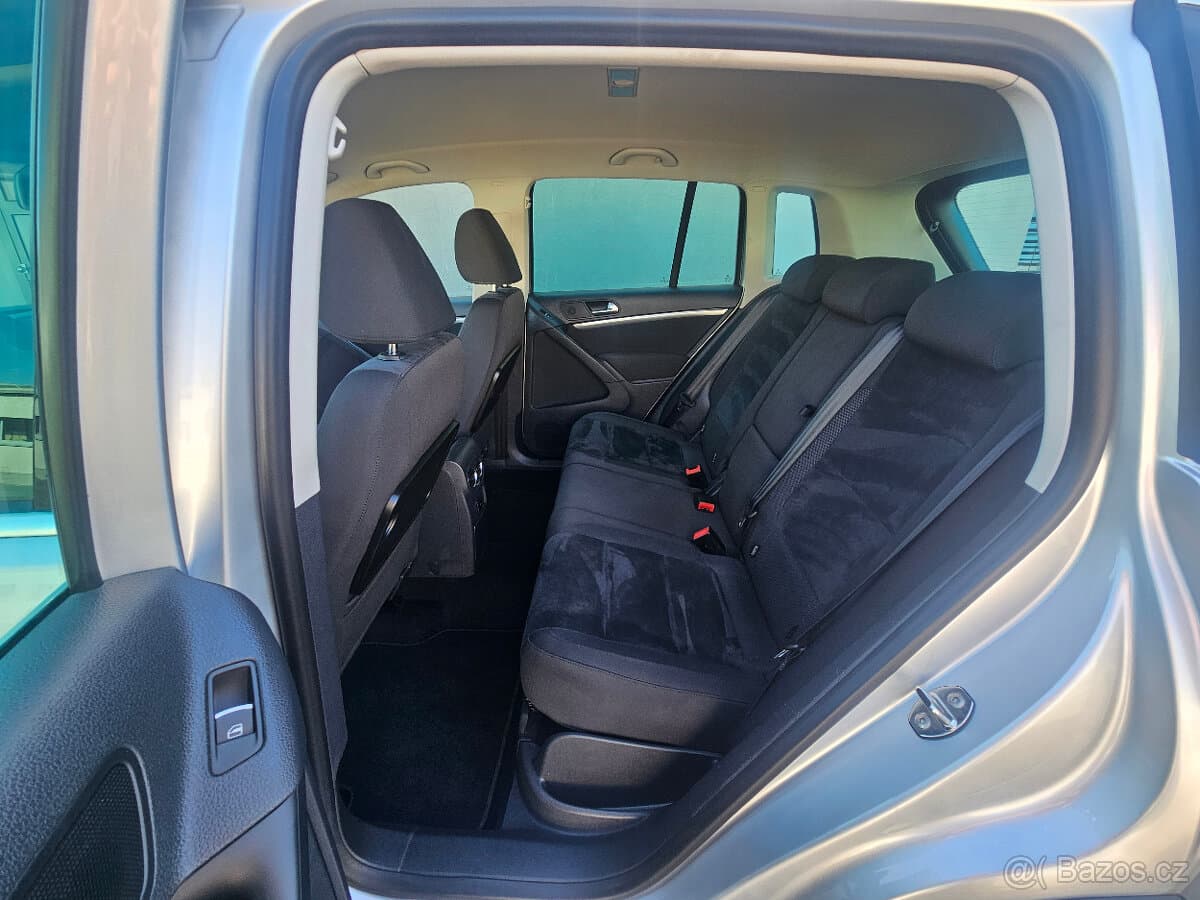 2012 Volkswagen TIGUAN - 12