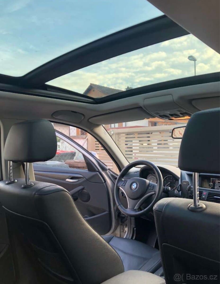 2010 BMW X1 - 12