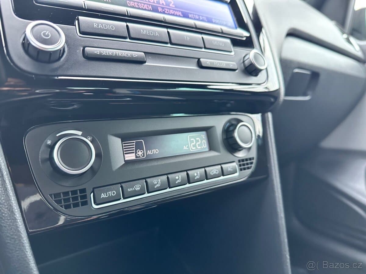 2013 Volkswagen POLO - 12