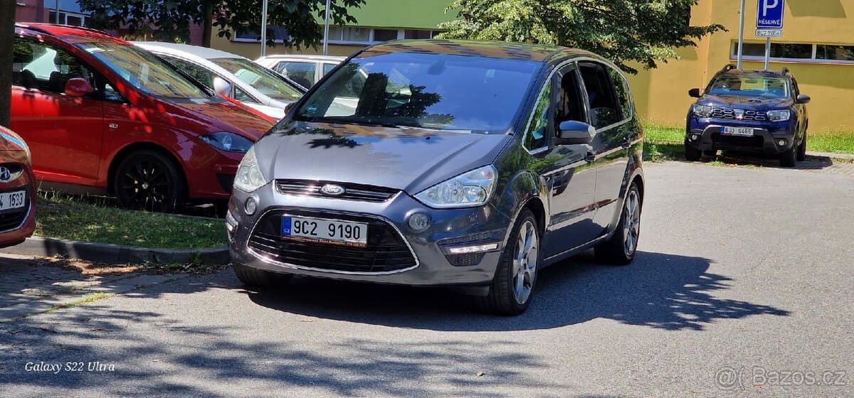 2012 Ford S-MAX - 12