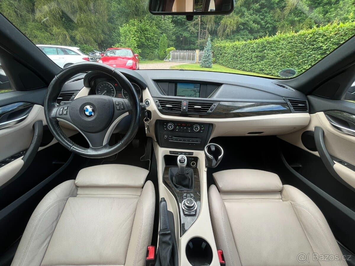 2011 BMW X1 - 12