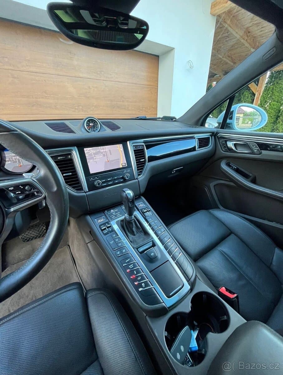 2016 Porsche MACAN - 12