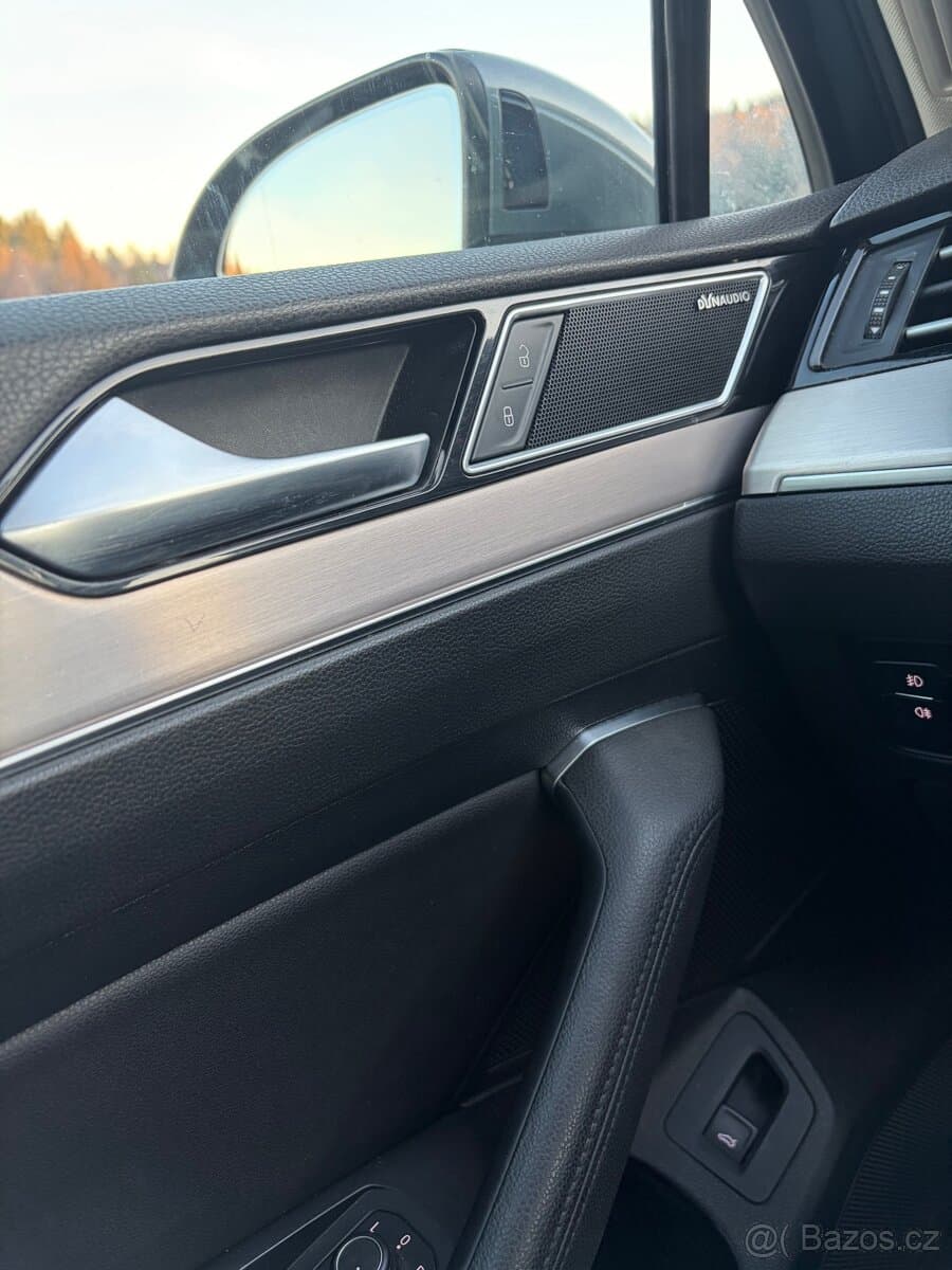 2015 Volkswagen PASSAT - 12
