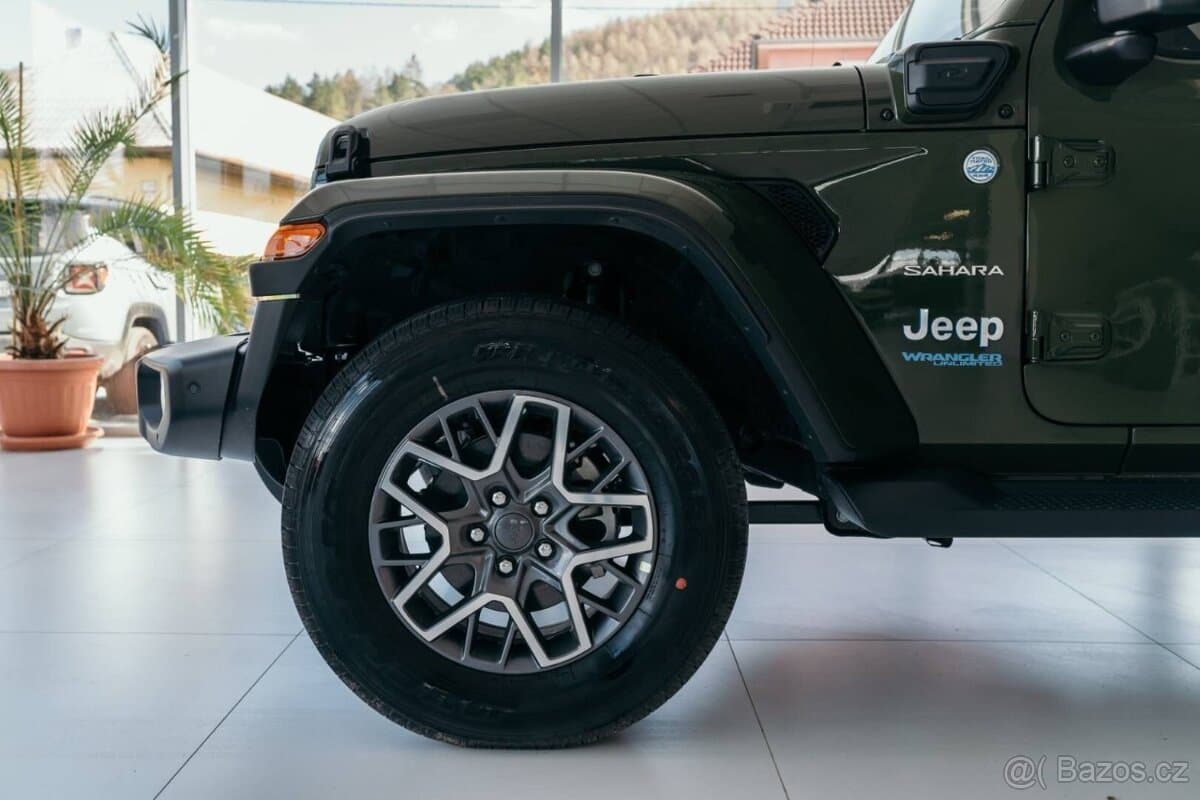 2022 Jeep WRANGLER - 12