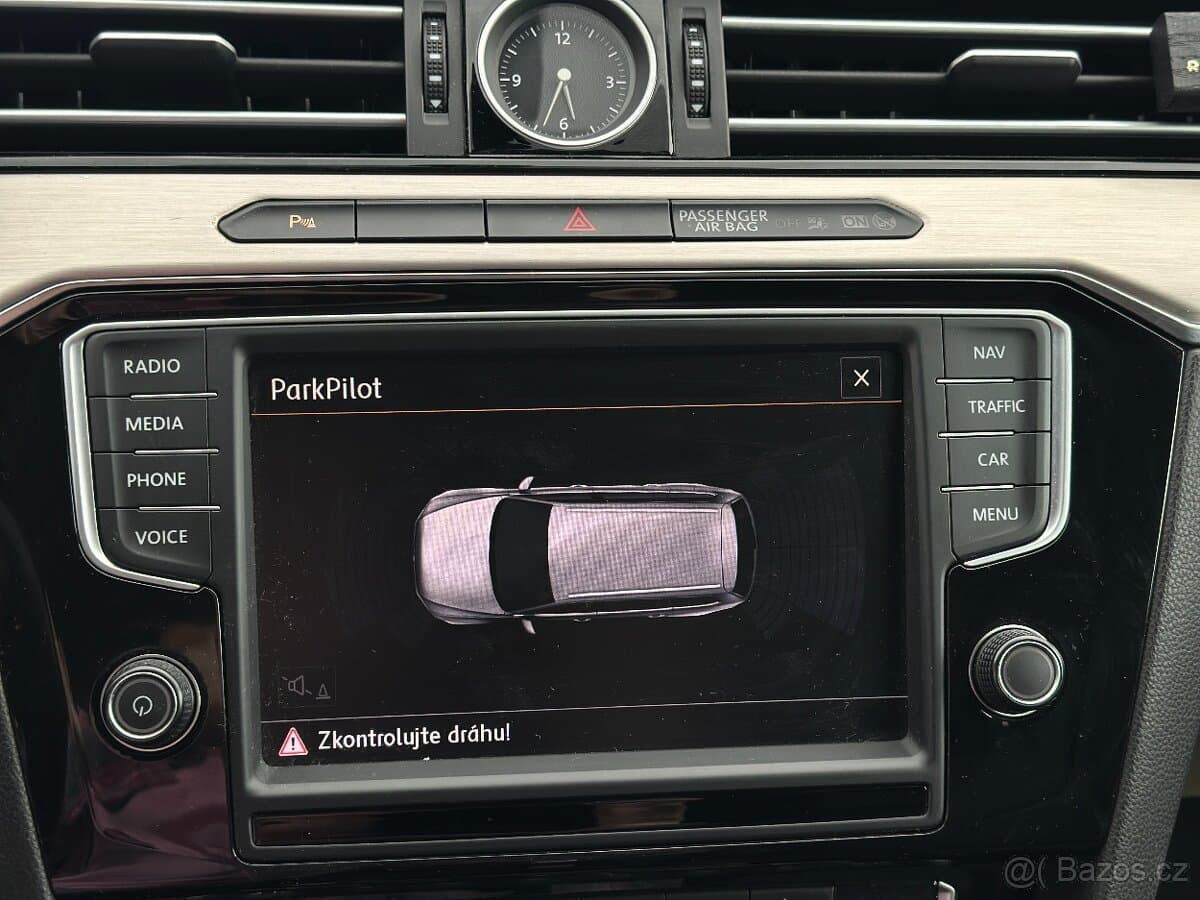 2015 Volkswagen PASSAT - 12