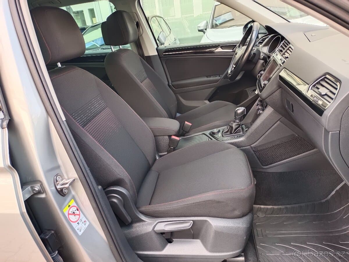 2017 Volkswagen TIGUAN - 12