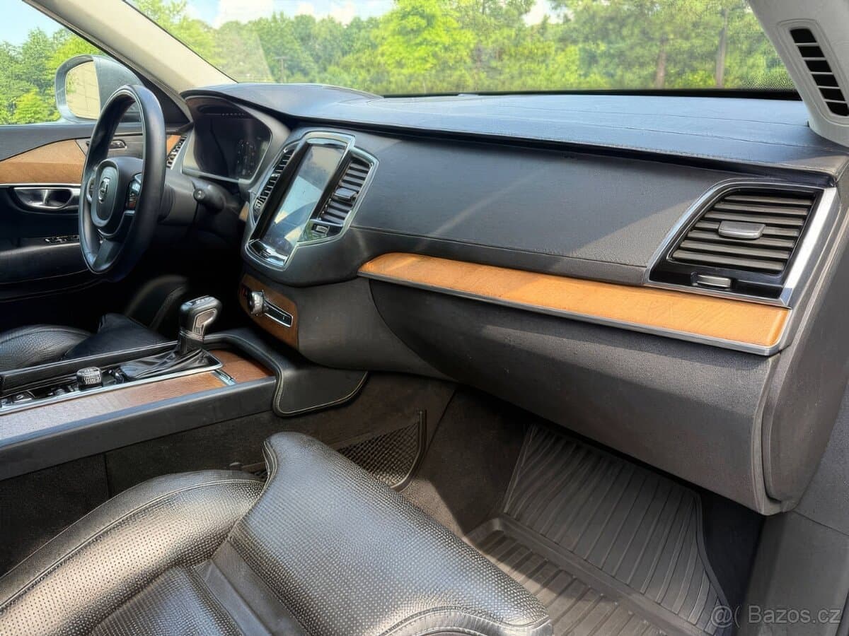 2019 Volvo XC90 - 12