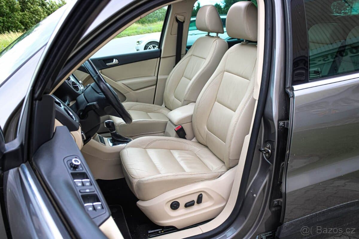 2010 Volkswagen TIGUAN - 12