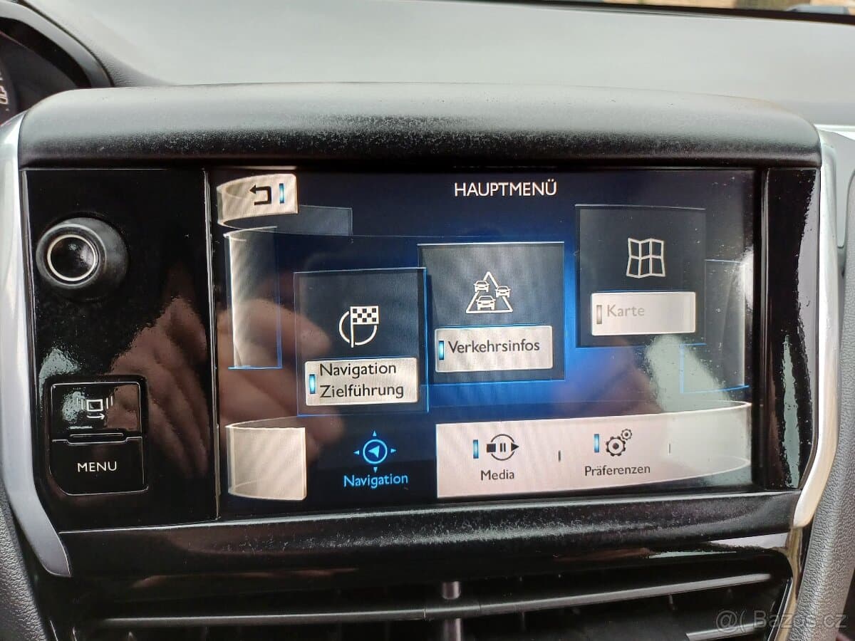 2012 Peugeot 208 - 12