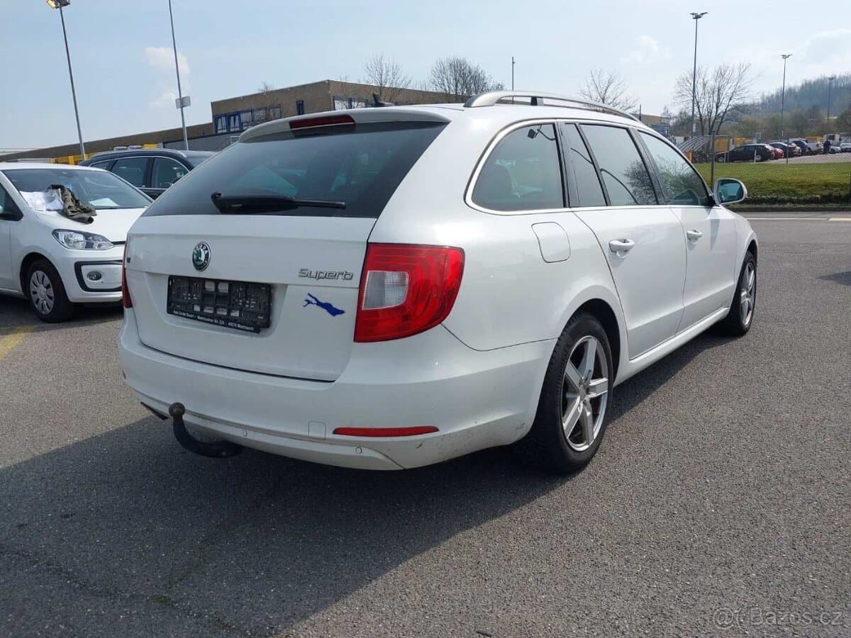 2012 Škoda SUPERB - 12