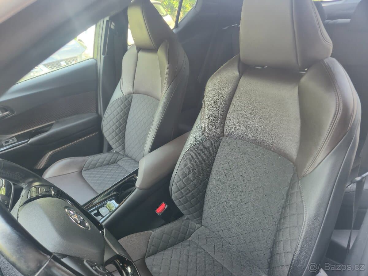 2017 Toyota C-HR - 12