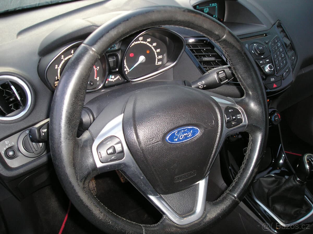 2013 Ford FIESTA - 12