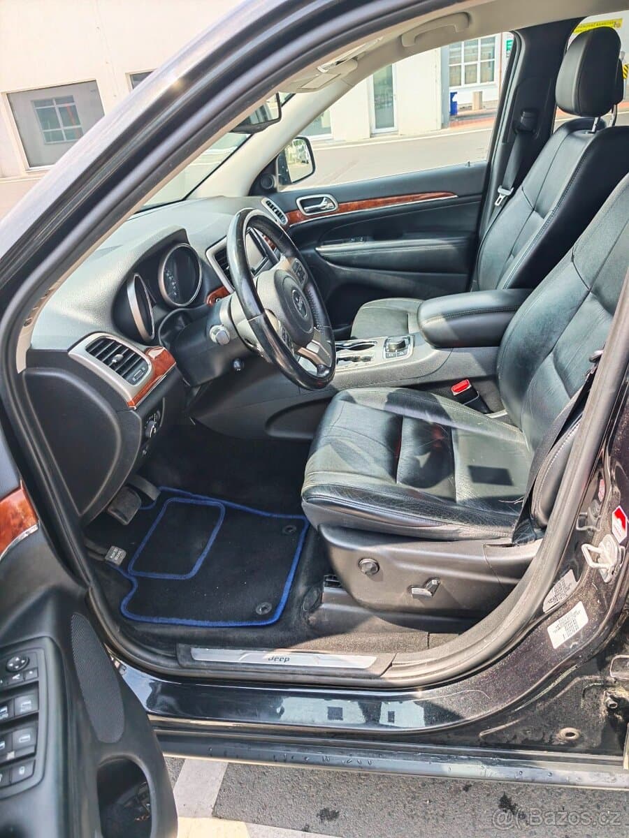 2013 Jeep CHEROKEE - 12