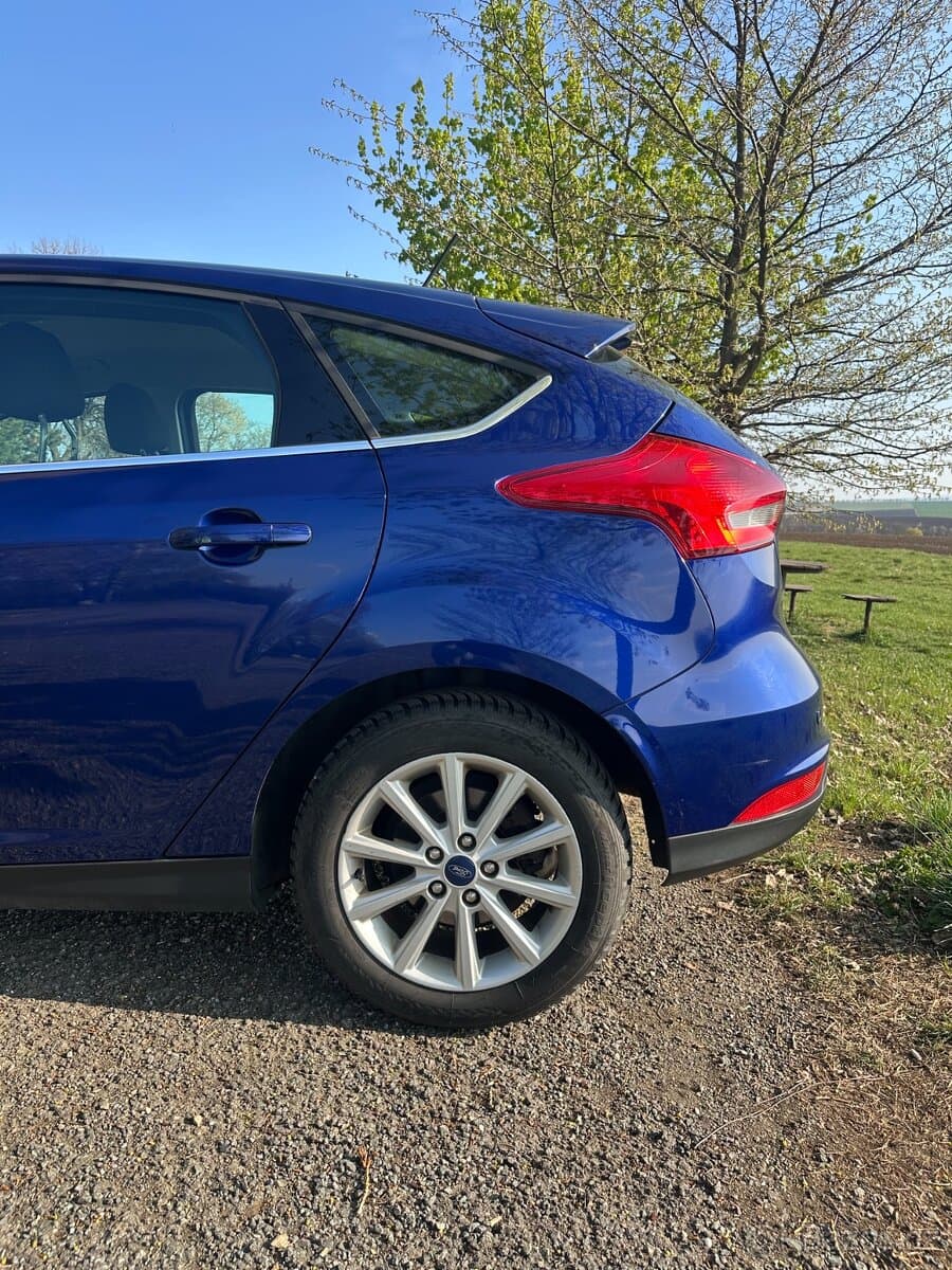 2017 Ford FOCUS - 12