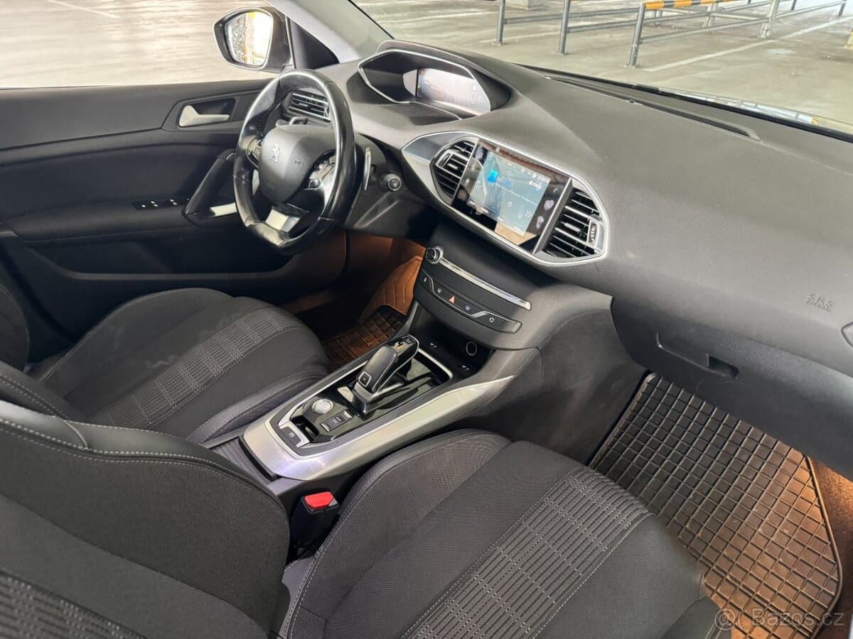 2019 Peugeot 308 - 12