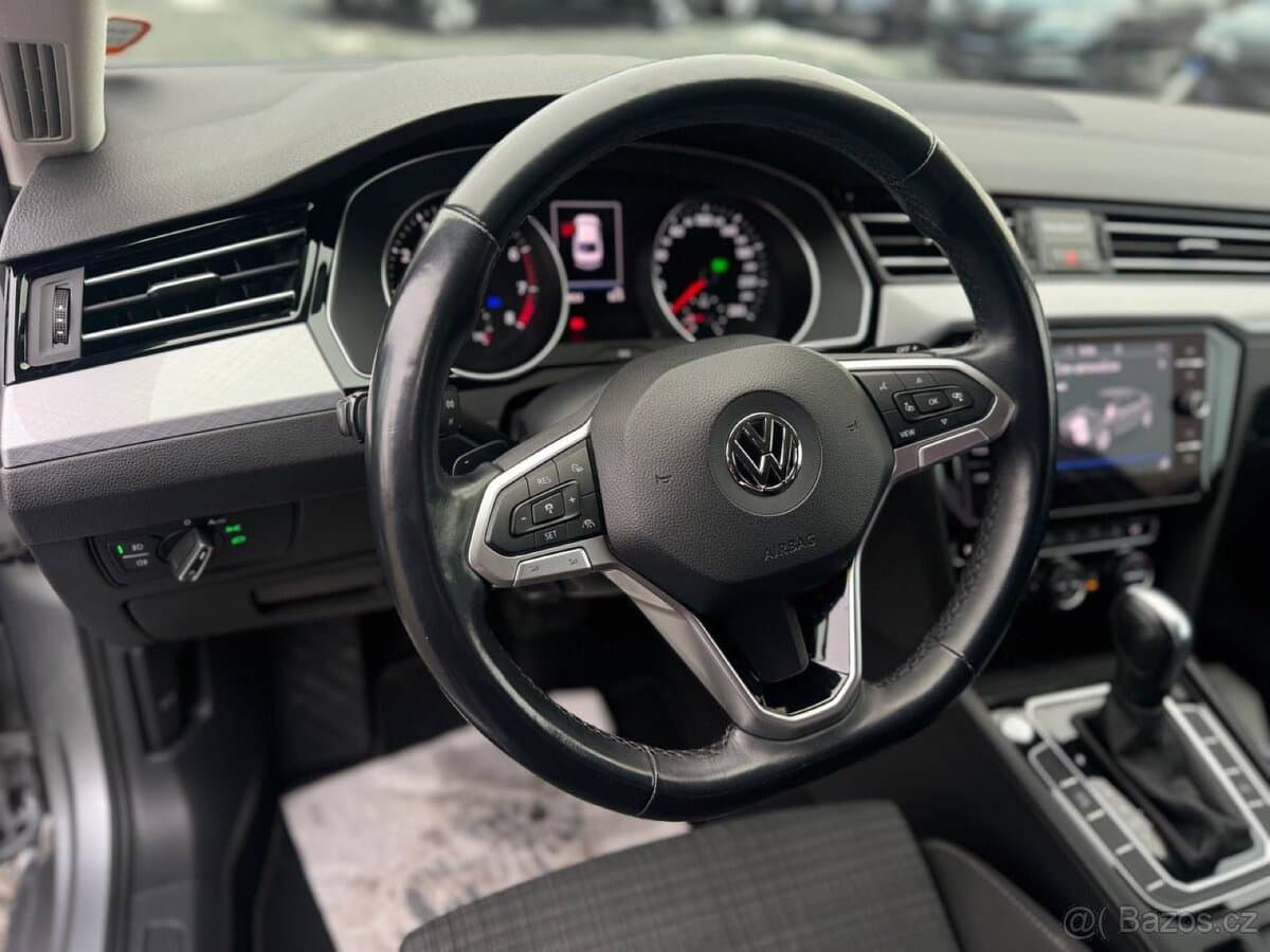2020 Volkswagen PASSAT - 12