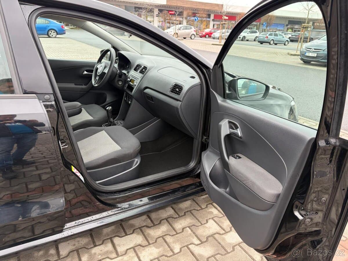 2011 Volkswagen POLO - 12
