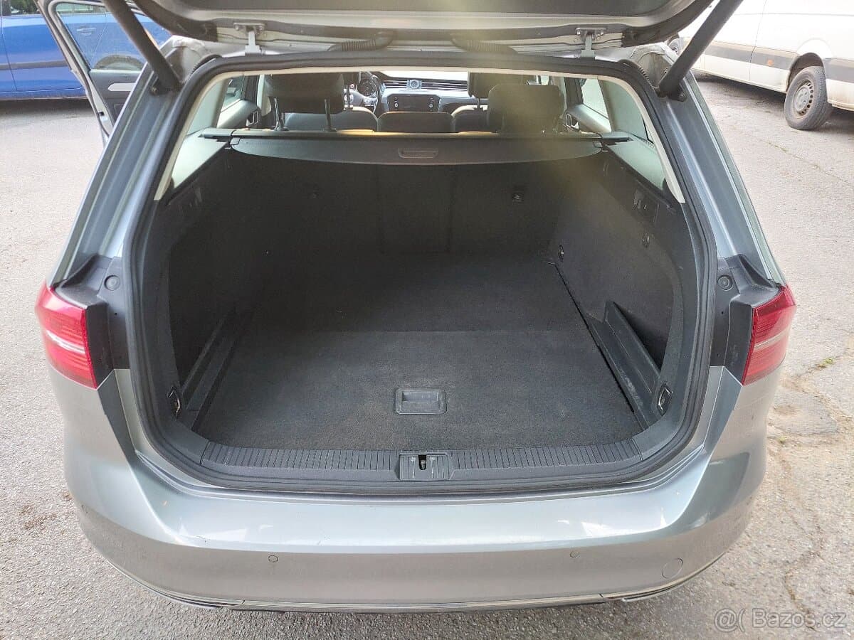 2017 Volkswagen PASSAT - 12