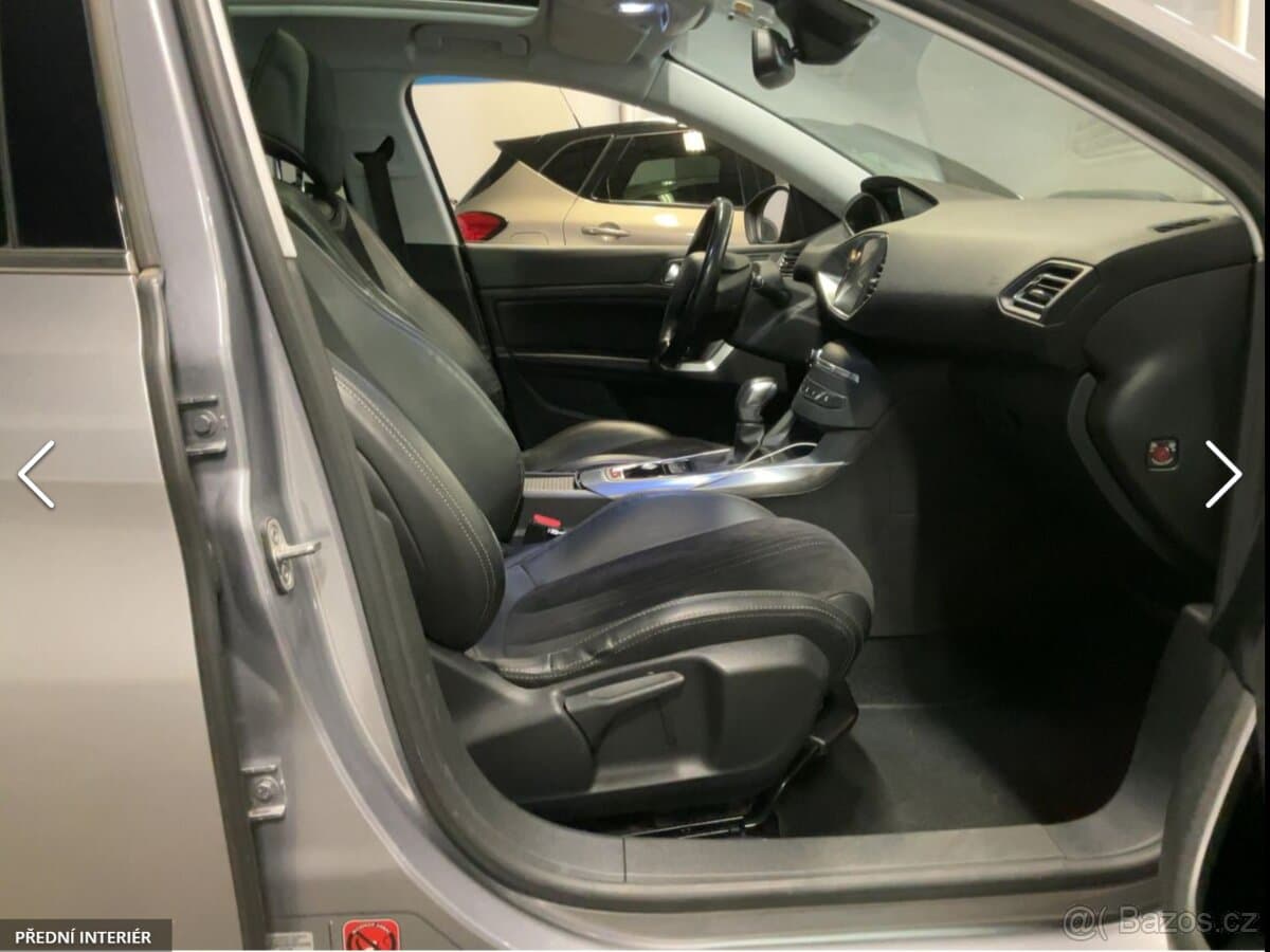 2015 Peugeot 308 - 12