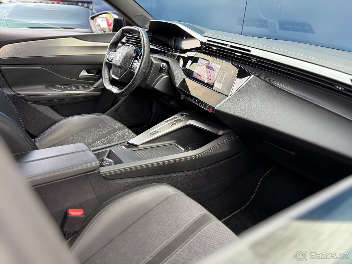2025 Peugeot 408 - 12