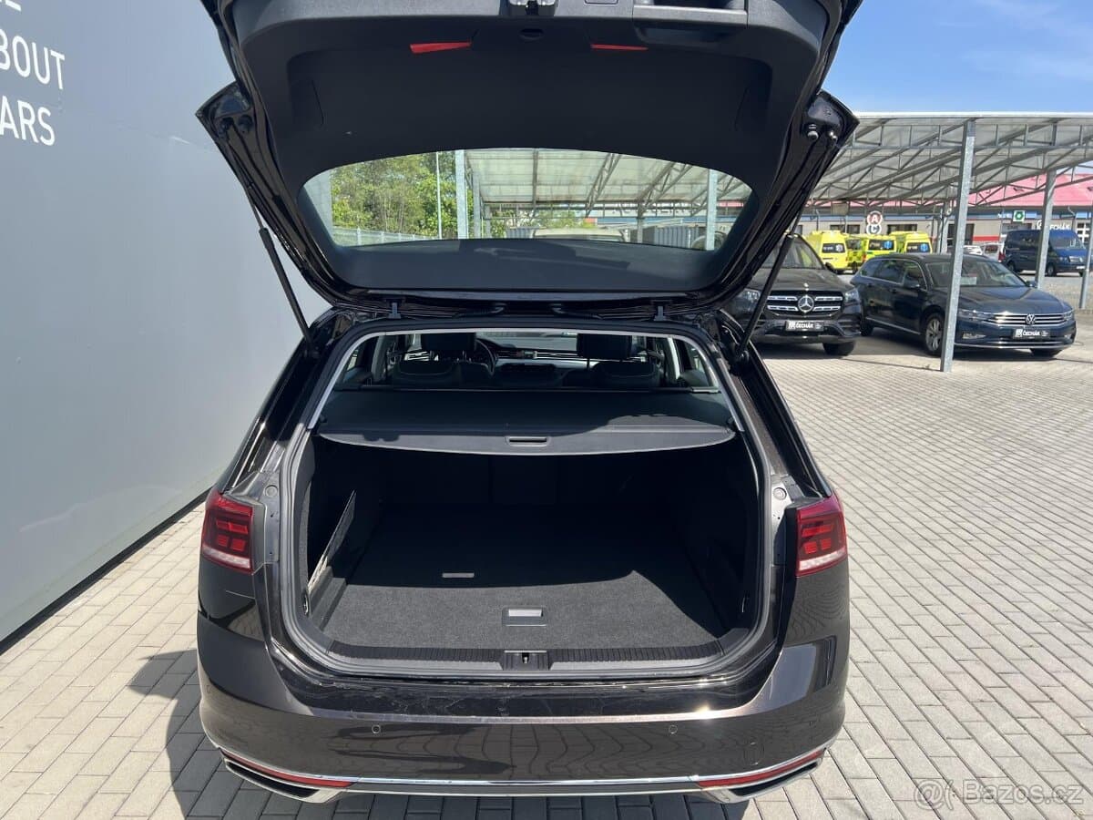 2020 Volkswagen PASSAT - 12