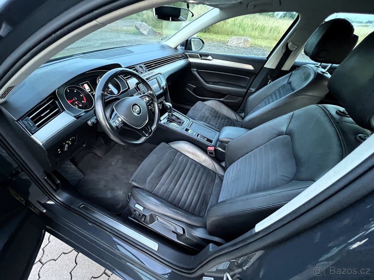 2015 Volkswagen PASSAT - 12