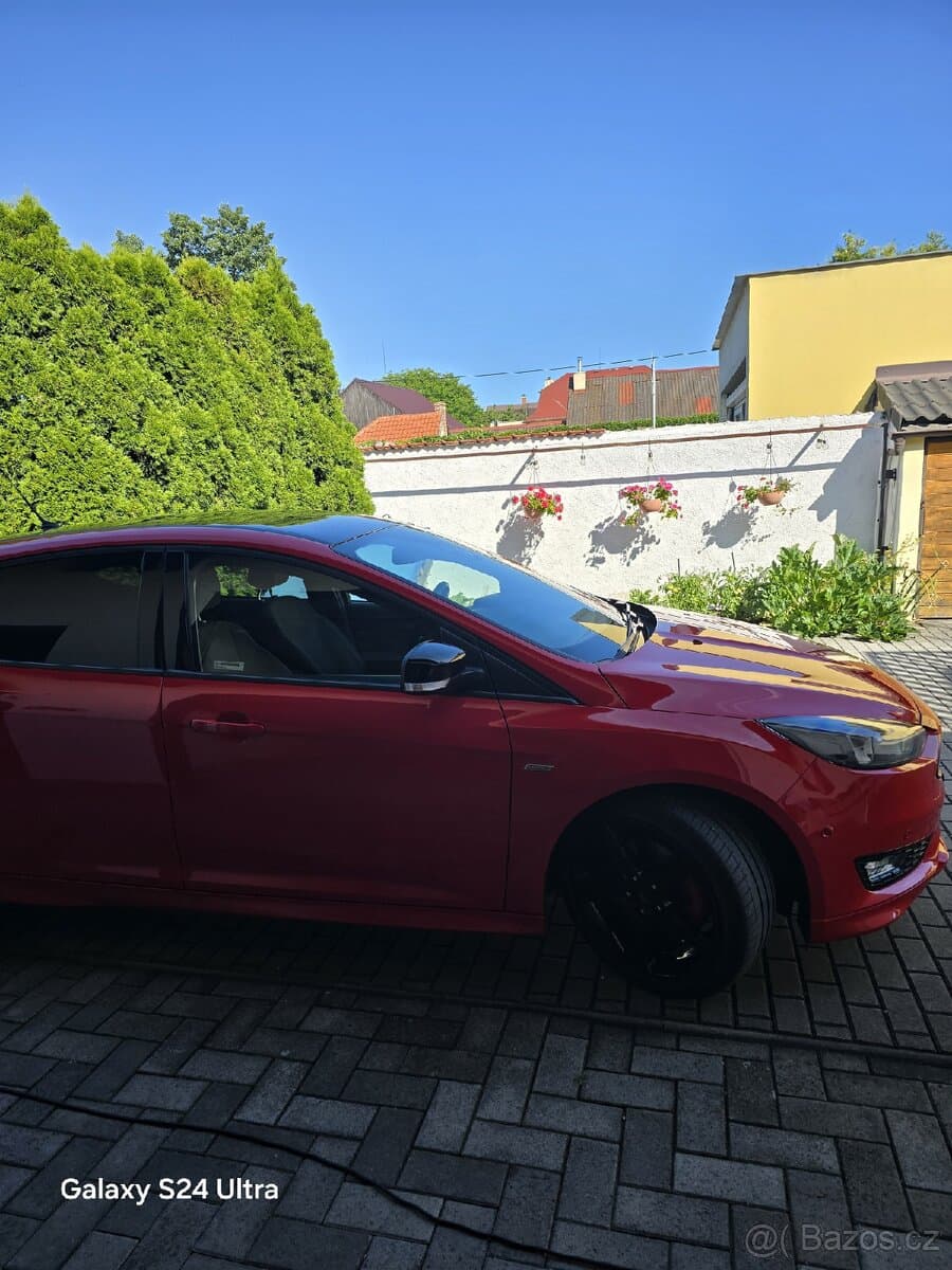 2017 Ford FOCUS - 12