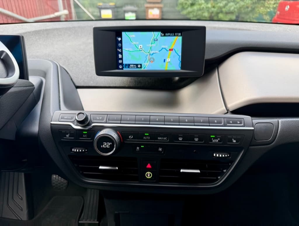 2019 BMW i3 - 12