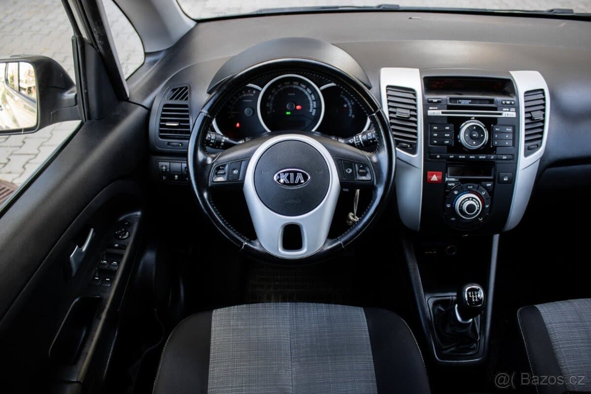 2015 Kia VENGA - 12
