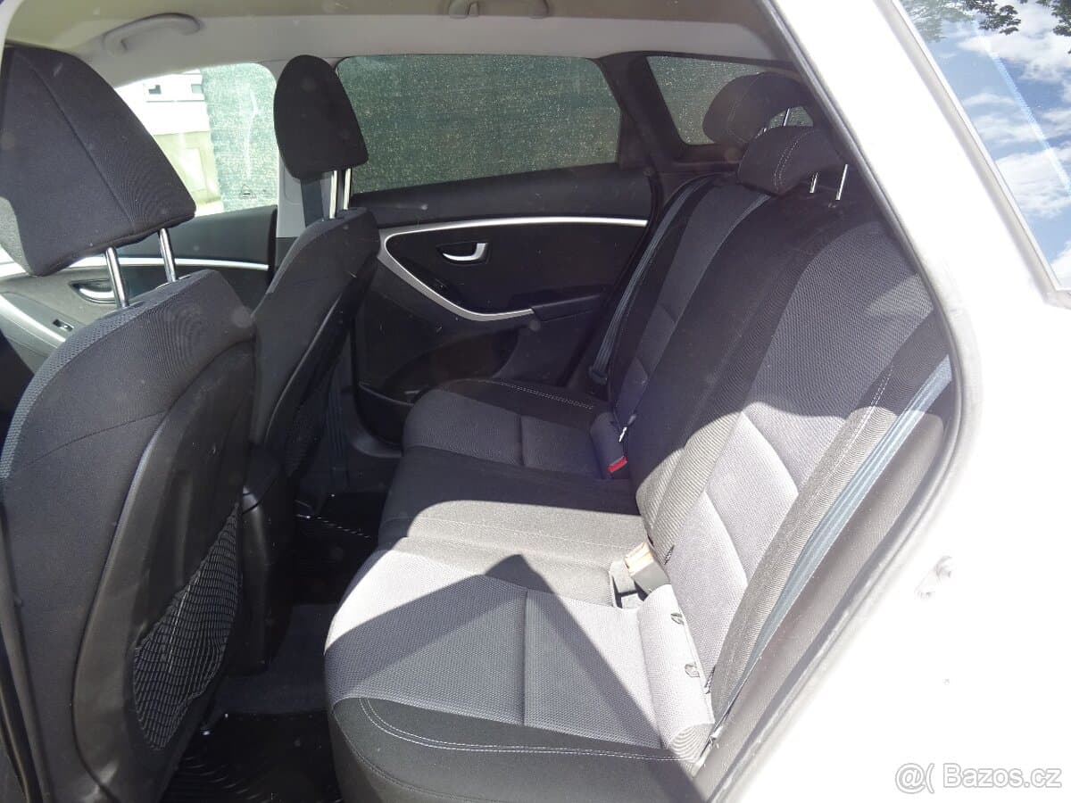 2013 Hyundai i30 - 12