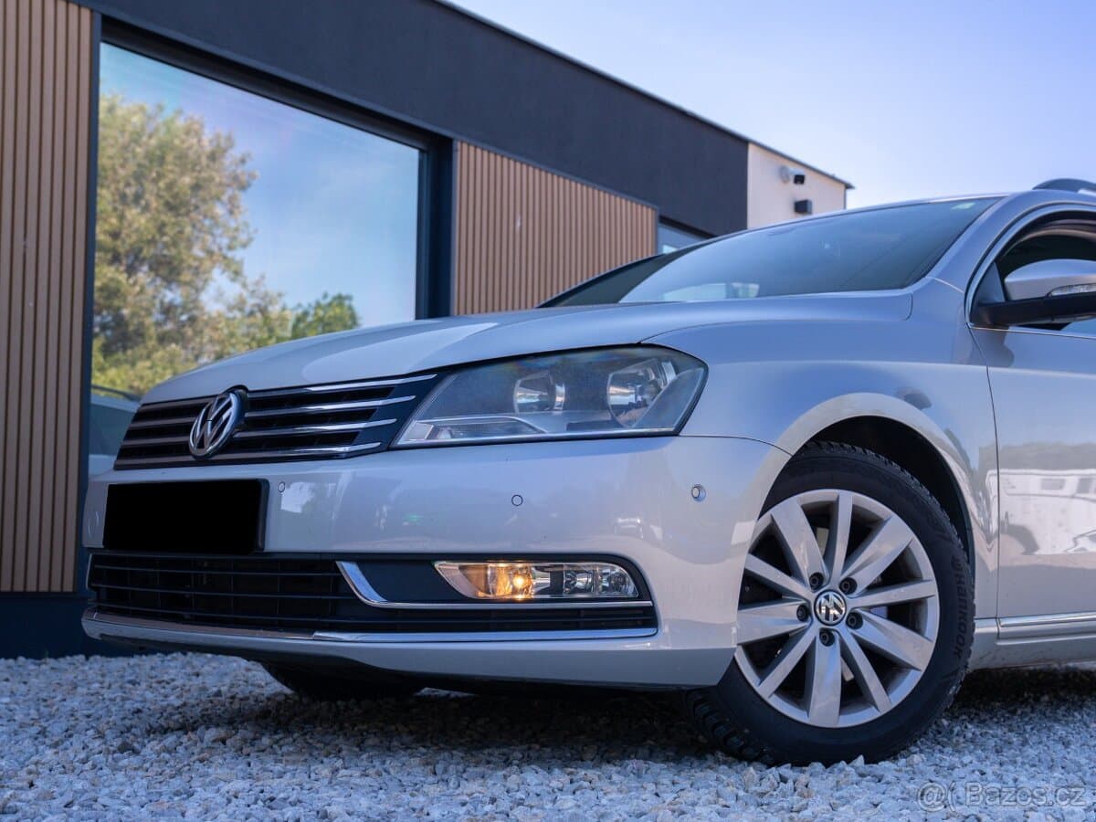 2012 Volkswagen PASSAT - 12