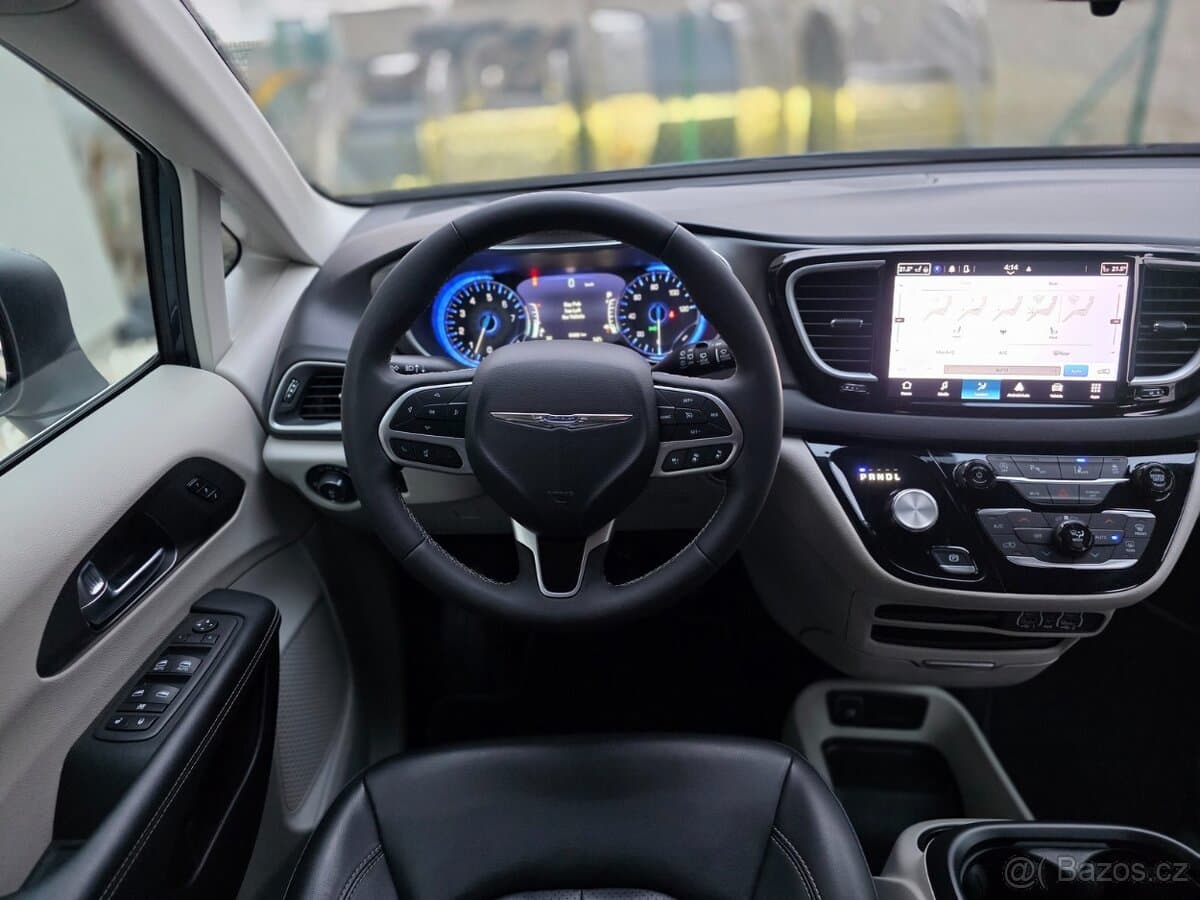 2023 Chrysler PACIFICA - 12