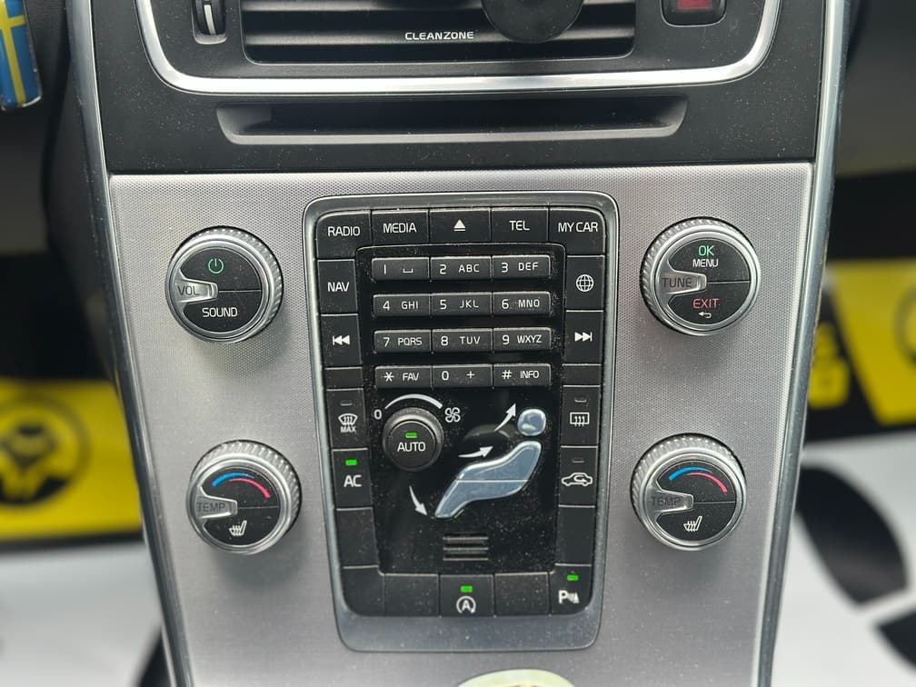 2016 Volvo V60 - 12