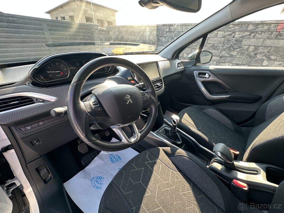 2019 Peugeot 2008 - 12