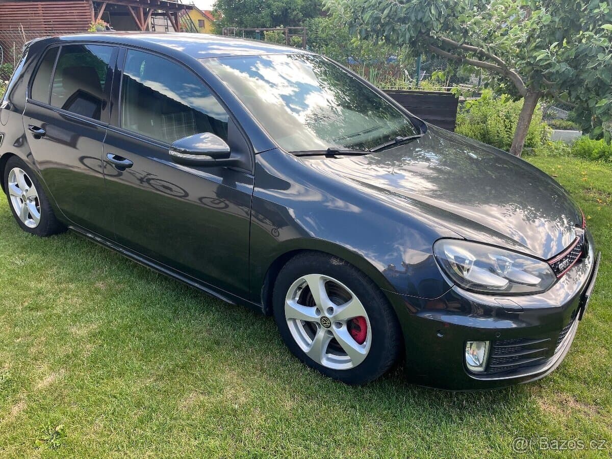 2010 Volkswagen GOLF - 12