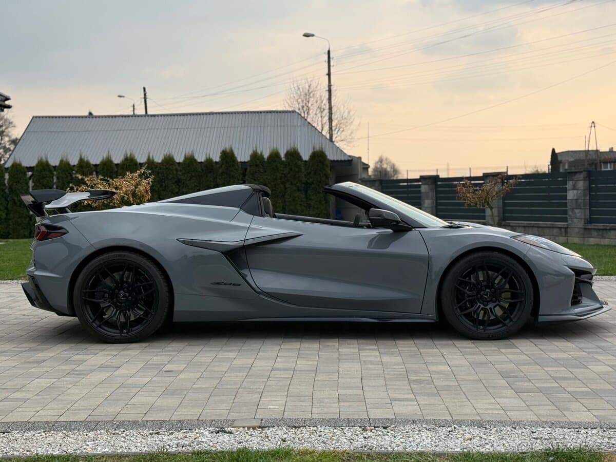 2024 Chevrolet CORVETTE - 12