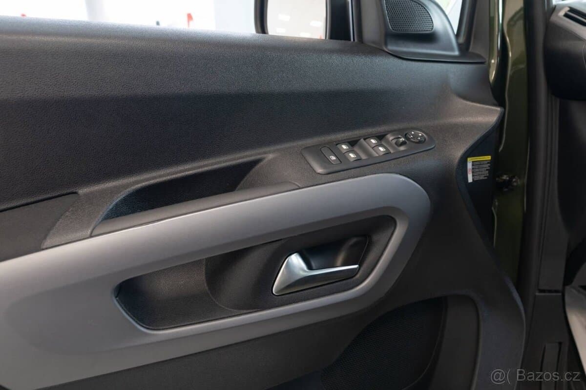 2025 Fiat DOBLO - 12