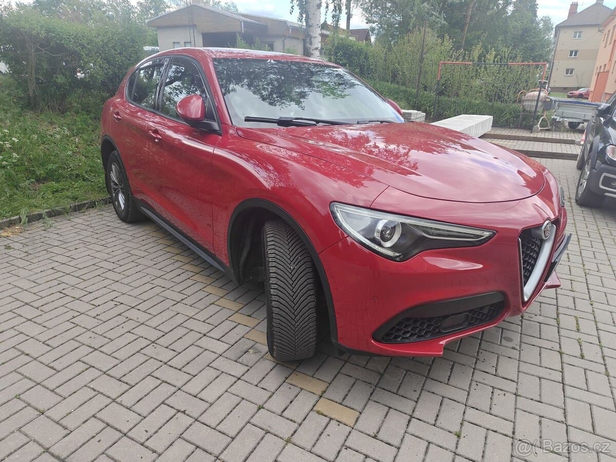 2019 Alfa Romeo STELVIO - 12