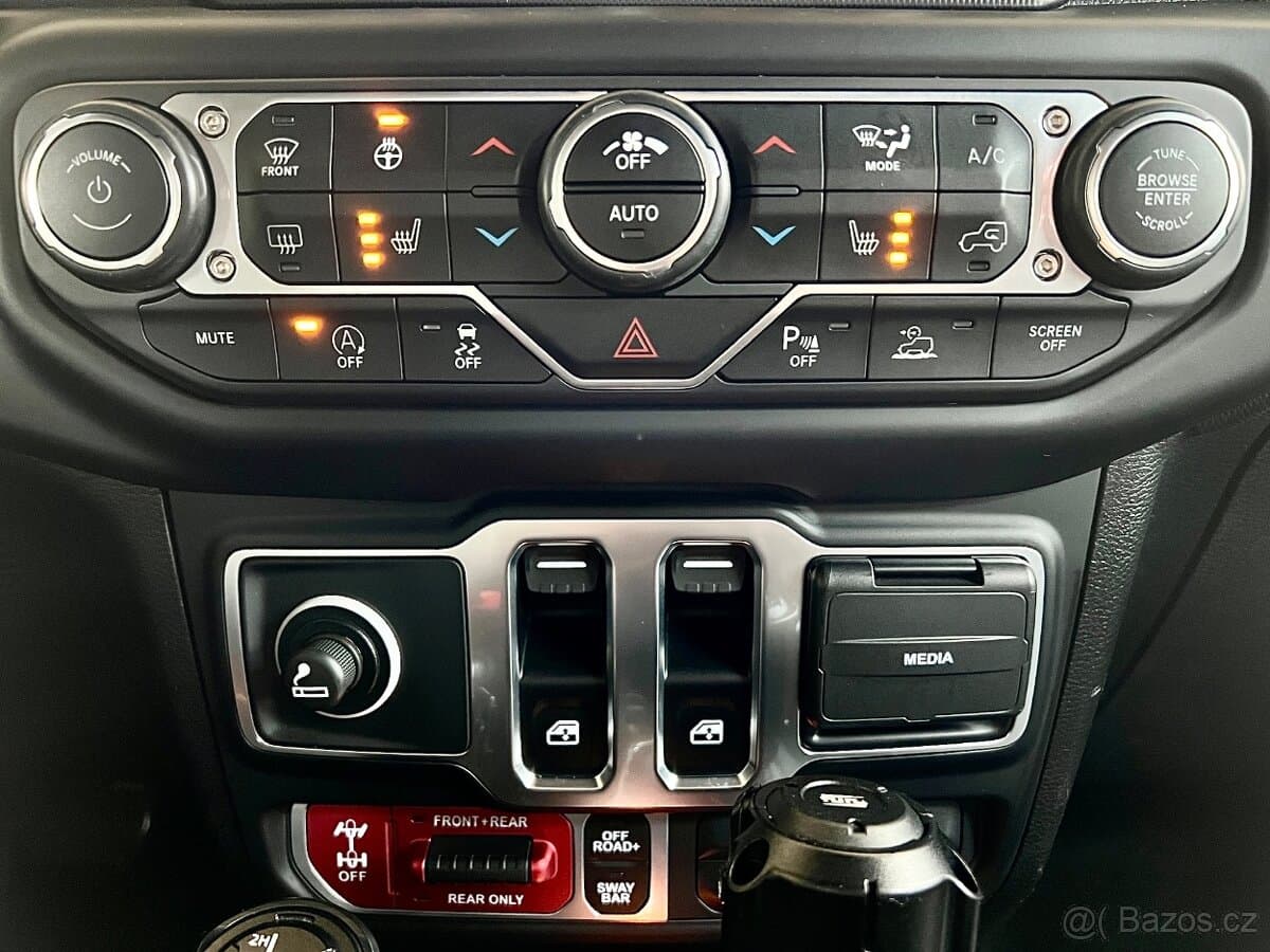 2021 Jeep WRANGLER - 12