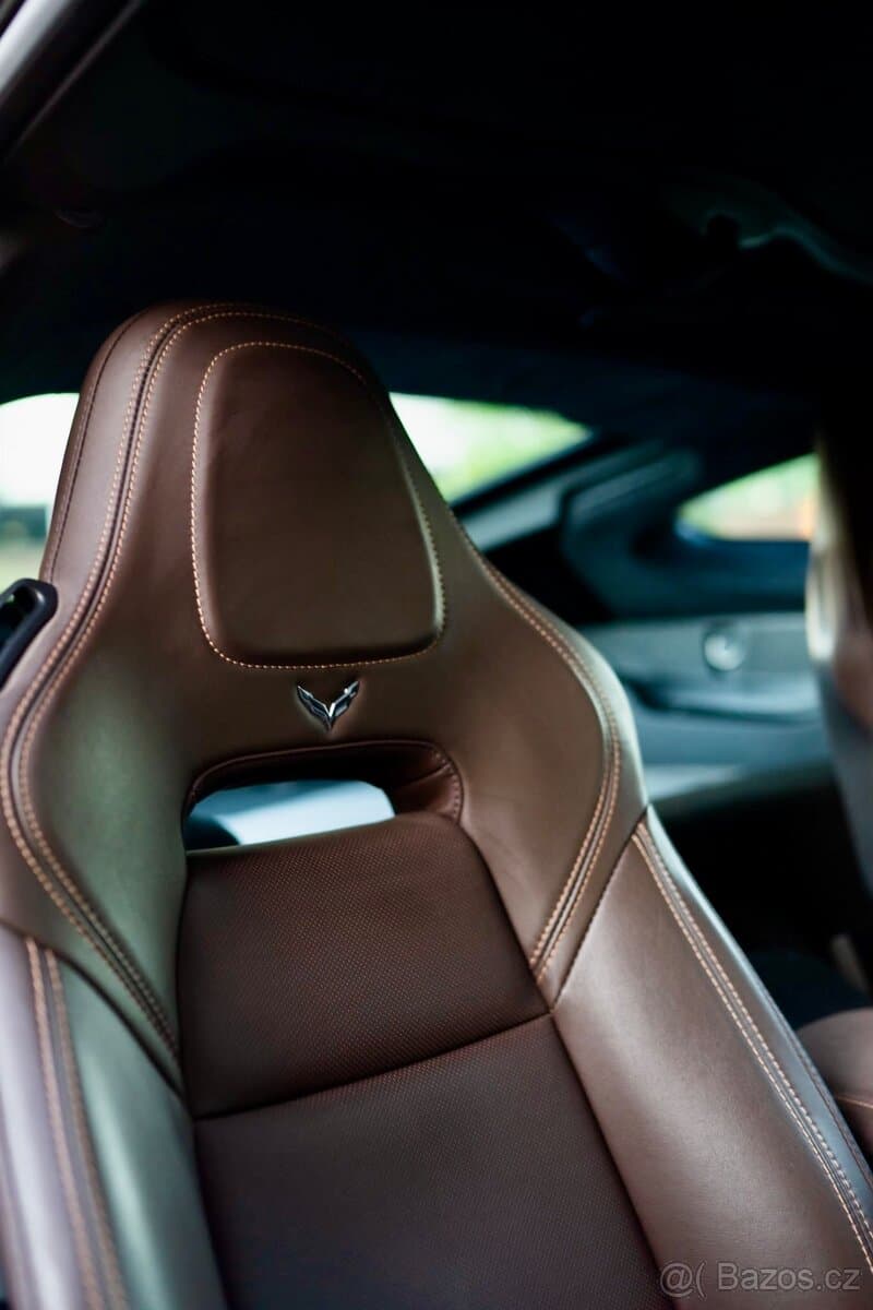 2015 Chevrolet CORVETTE - 12
