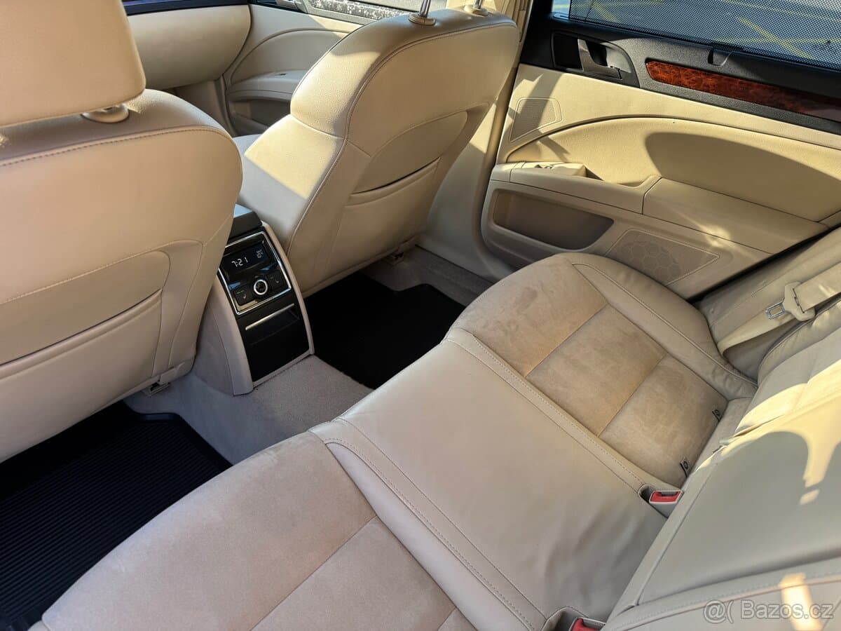 2009 Škoda SUPERB - 12