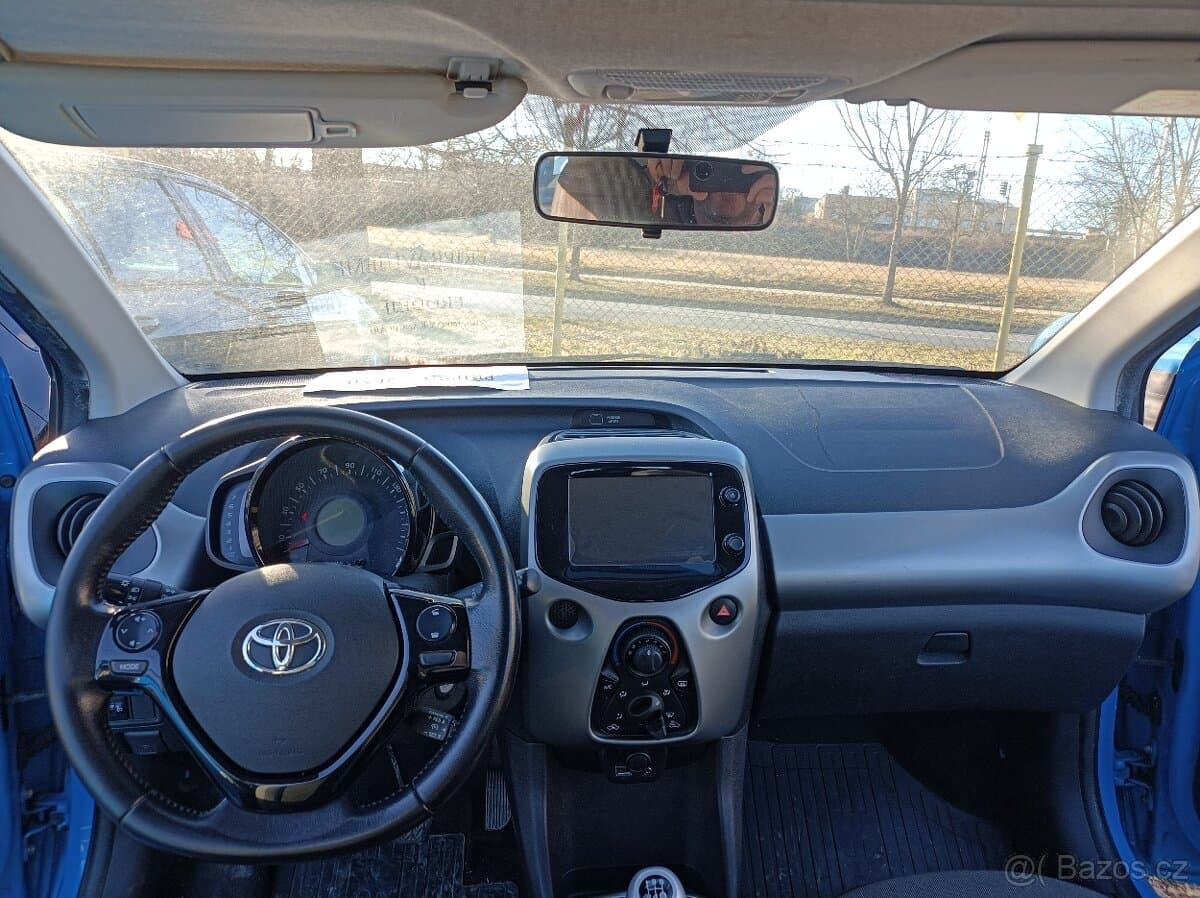 2018 Toyota AYGO - 12