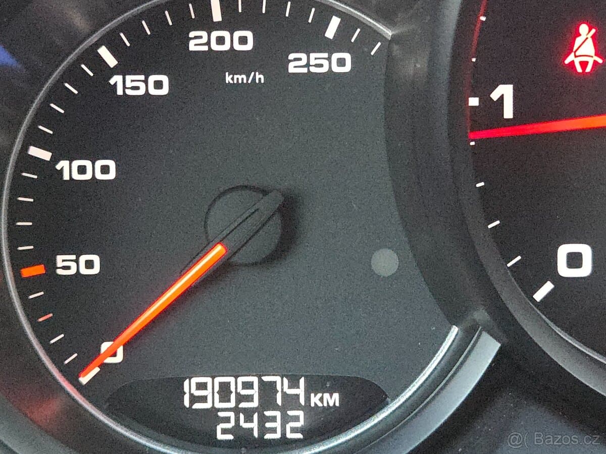 2016 Porsche CAYENNE - 12
