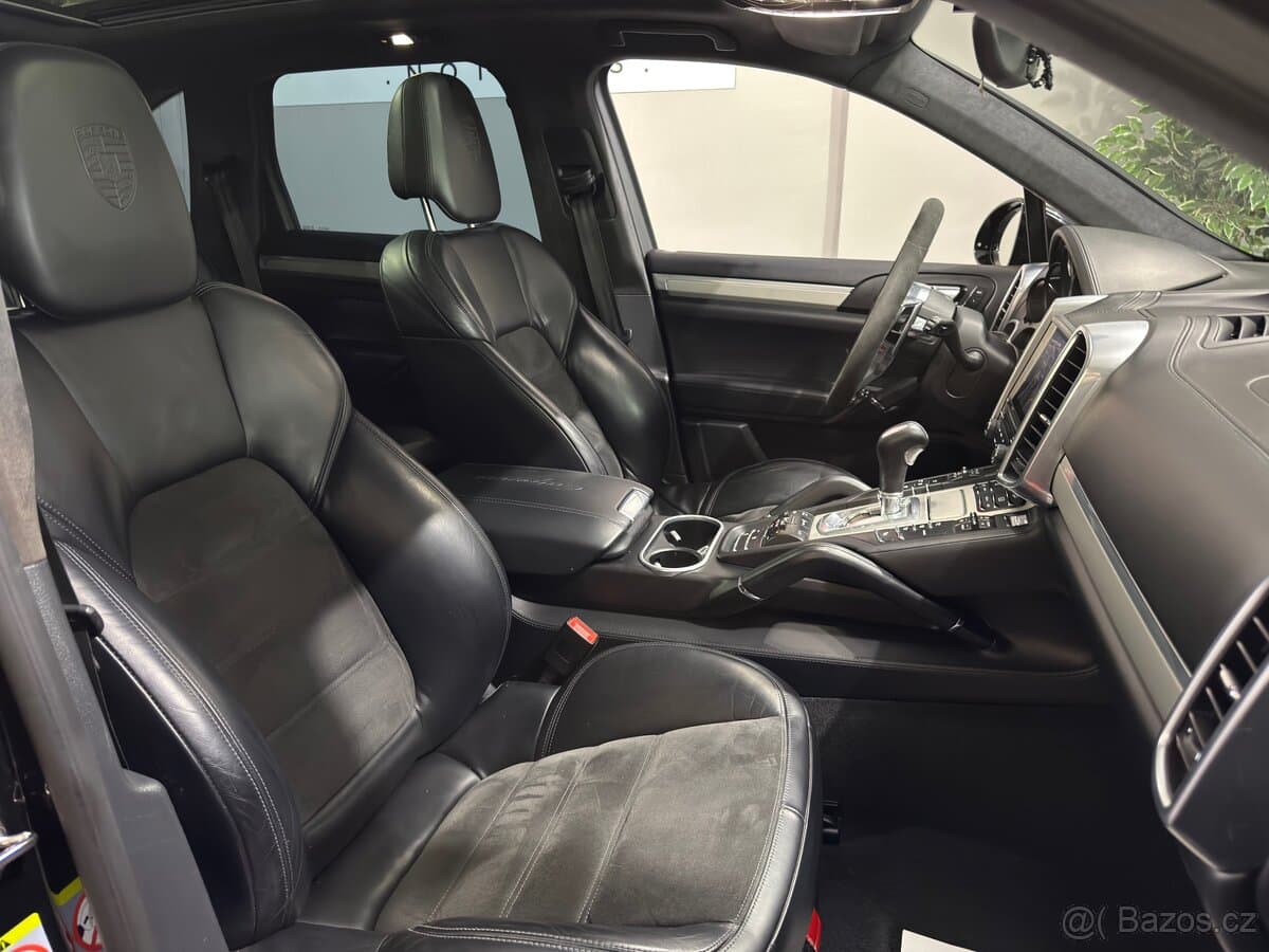 2016 Porsche CAYENNE - 12